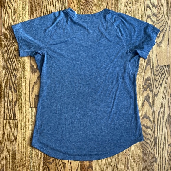 Blue women’s Patagonia scoop neck, Capilene cool shirt, size medium. Excellent - Picture 8 of 9